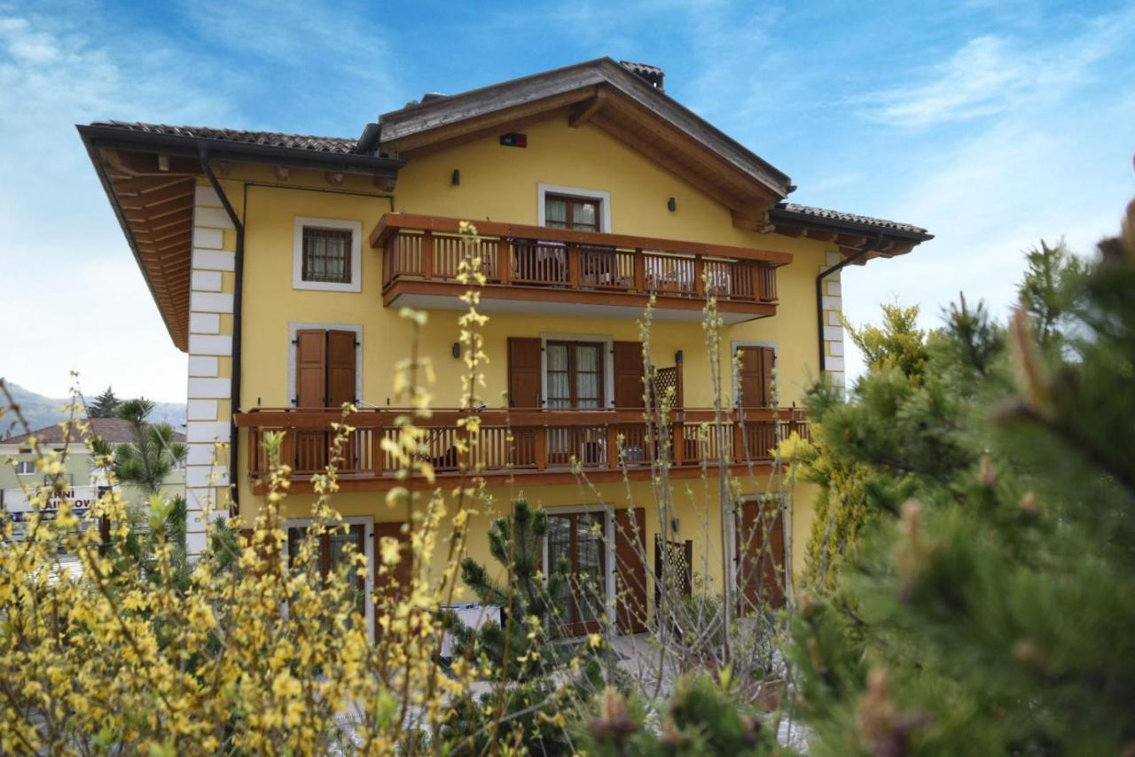 Aparthotel Rainbow Rovereto  Exterior foto